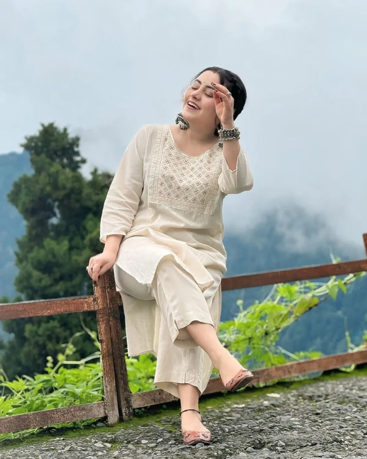 Grace In Ivory: Minimalist Elegance Kurti Set