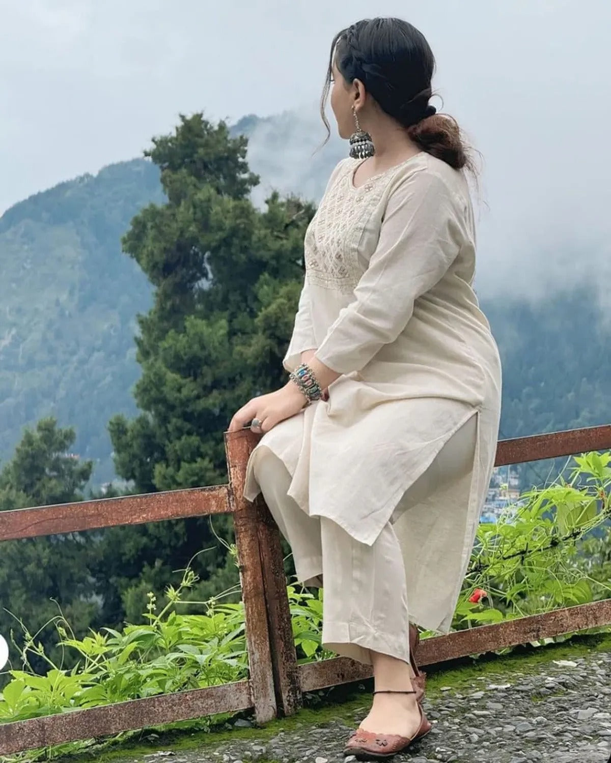 Grace In Ivory: Minimalist Elegance Kurti Set